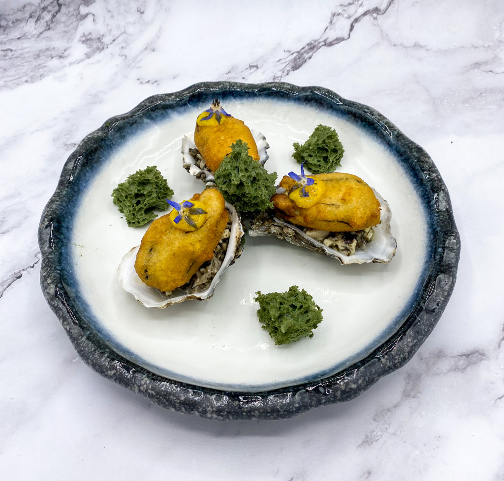 Tempura et tartare d'huître au citron confit par Flora Mikula