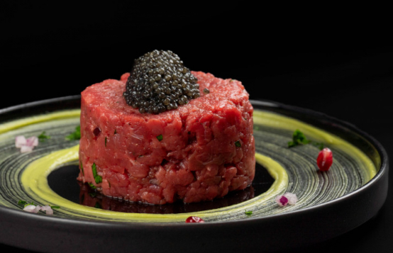 Tartare de boeuf au Caviar de Neuvic